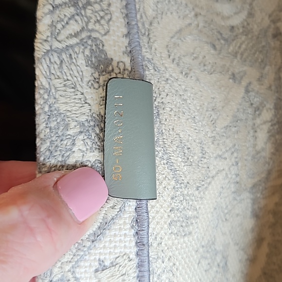 Authentic⭐️⭐️ BRAND ⭐️⭐️New Large Book Tote Light Gray 💞💞 - Picture 8 of 9